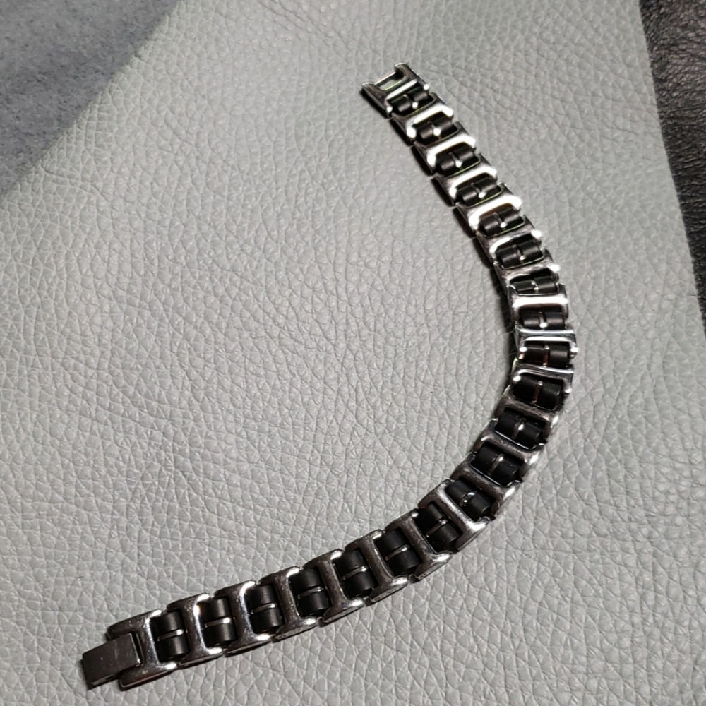 Mens Stainless Steel / Leather Bracelet